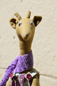 Plan Tilda<br><br>Ma deuxieme girafe que j ai offert a Fauvette en Ardeche<br><br>Fauvette adore la couleur mauve